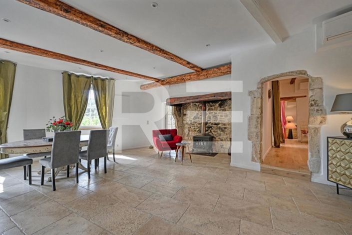 Image No.2-4 Bed House for sale