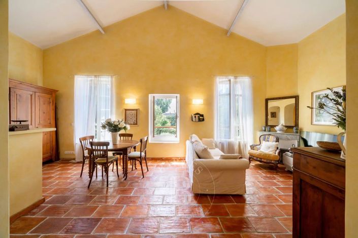 Image No.5-4 Bed House for sale