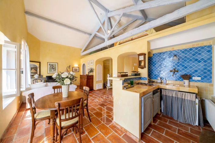 Image No.8-4 Bed House for sale