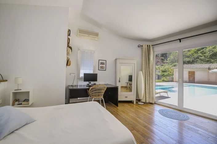 Image No.27-4 Bed House for sale