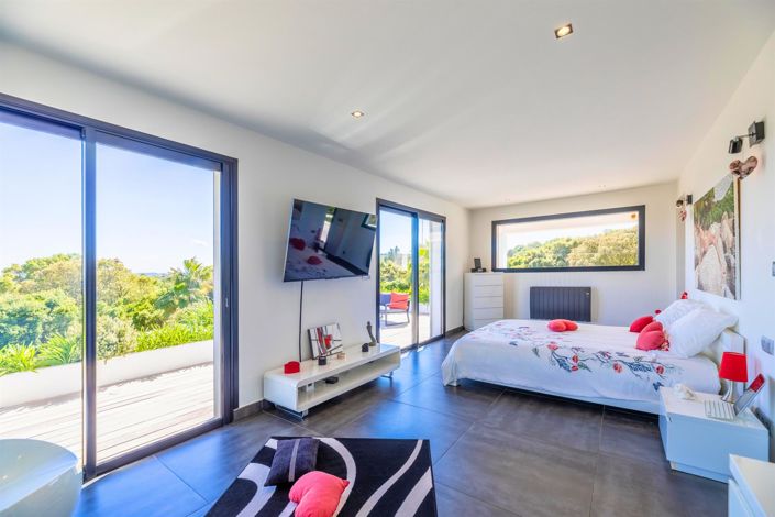 Image No.11-4 Bed House for sale