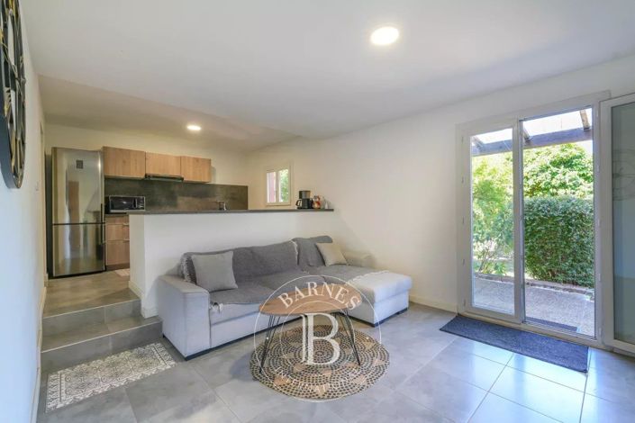 Image No.11-House for sale