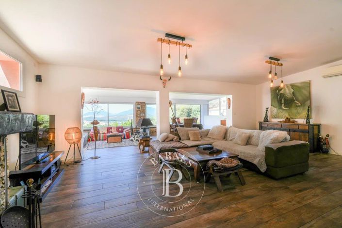 Image No.3-House for sale