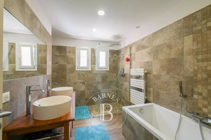 Image No.9-House for sale