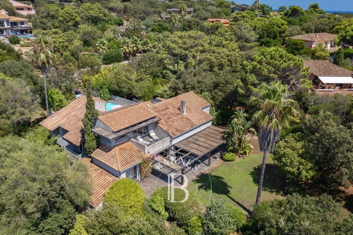 Image No.21-6 Bed House for sale