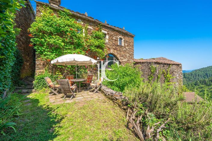 Image No.1-5 Bed House for sale