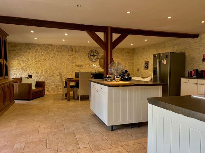 Image No.4-6 Bed House for sale