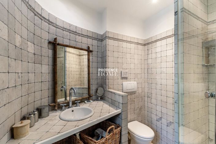 Image No.19-6 Bed House for sale