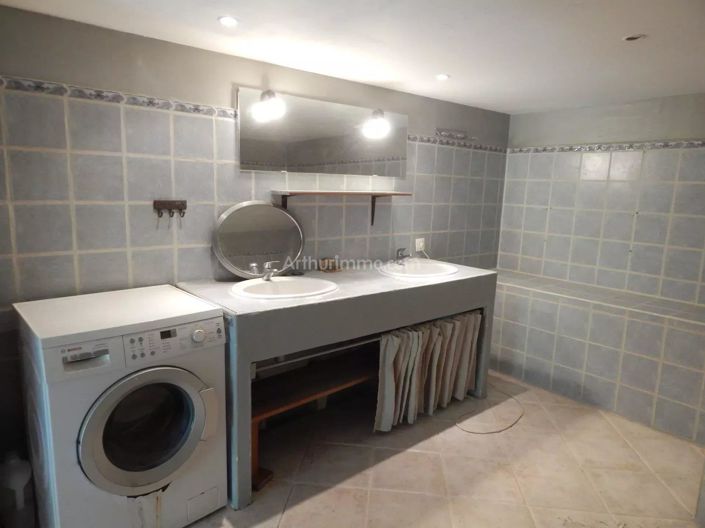 Image No.11-3 Bed House for sale