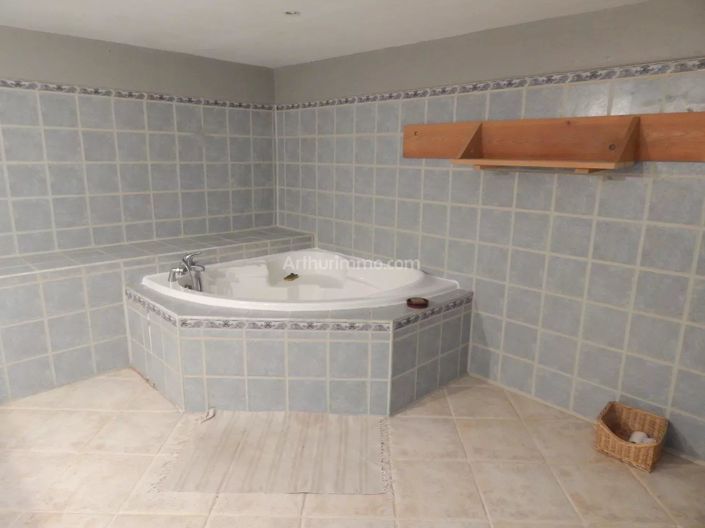 Image No.12-3 Bed House for sale