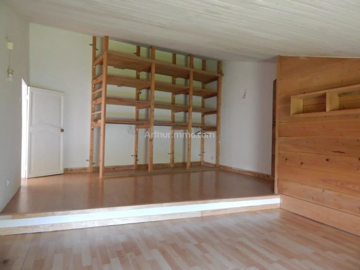 Image No.15-3 Bed House for sale