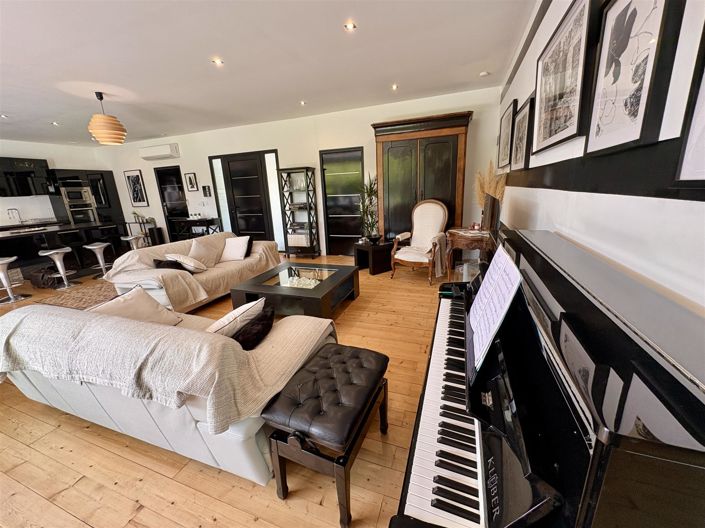 Image No.9-4 Bed House for sale