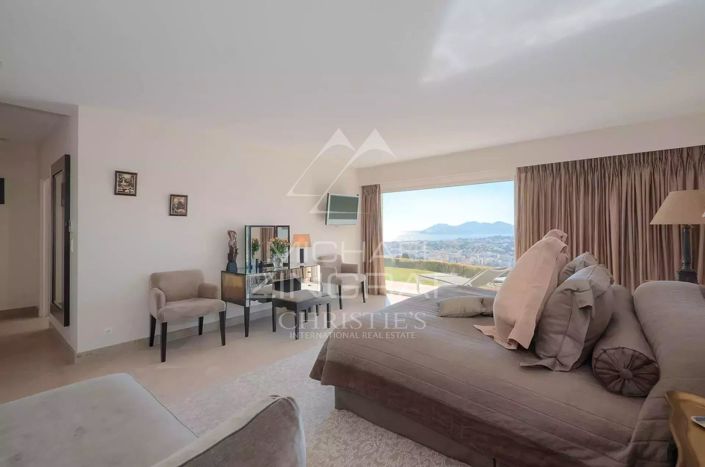 Image No.12-5 Bed House for sale