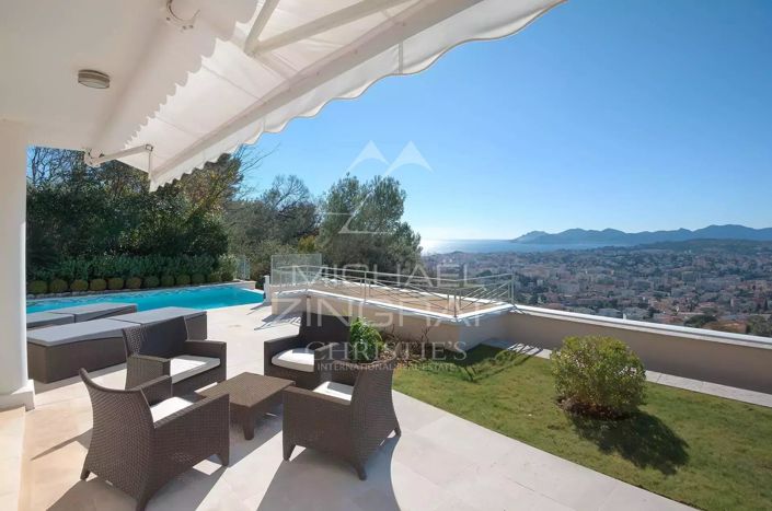 Image No.5-5 Bed House for sale