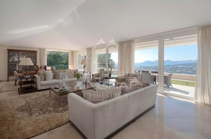 Image No.7-5 Bed House for sale