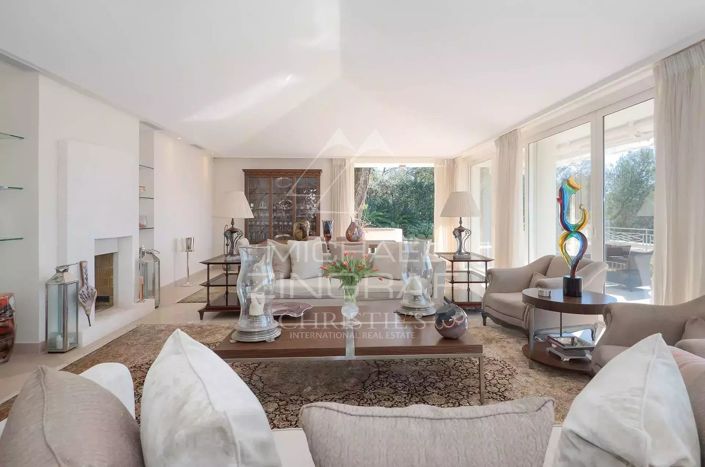 Image No.9-5 Bed House for sale