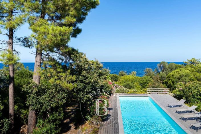 Image No.1-4 Bed House for sale