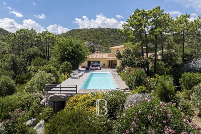 Image No.2-4 Bed House for sale