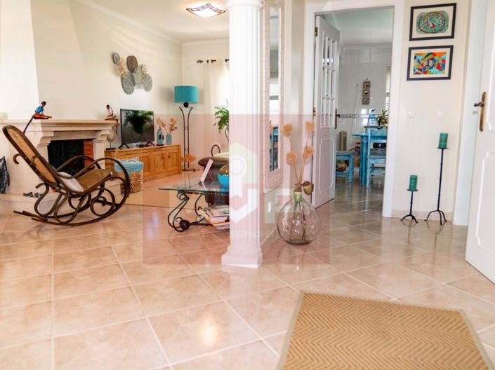 Image No.1-3 Bed House for sale