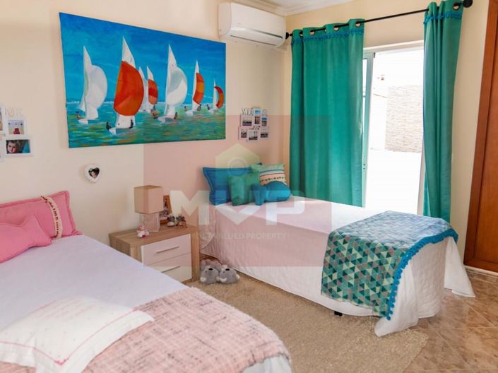 Image No.15-3 Bed House for sale