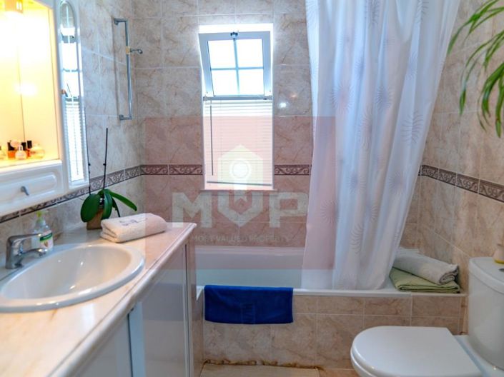 Image No.19-3 Bed House for sale