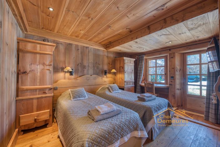 Image No.5-6 Bed House for sale