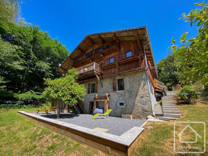 Image No.1-8 Bed Property for sale