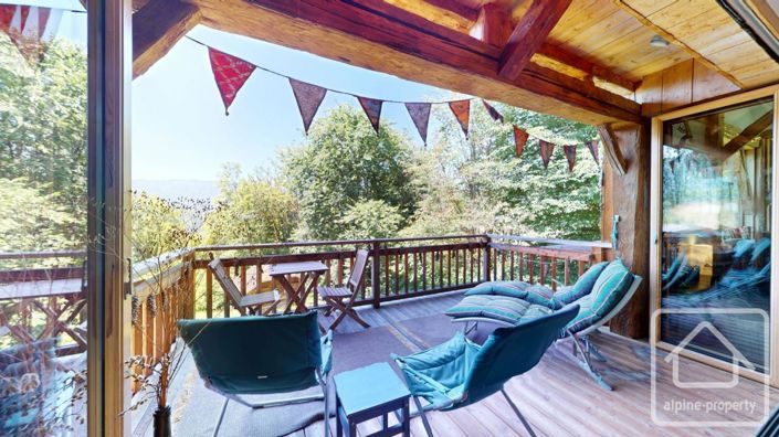 Image No.12-8 Bed Property for sale