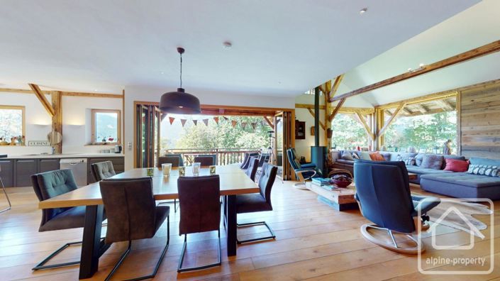 Image No.14-8 Bed Property for sale