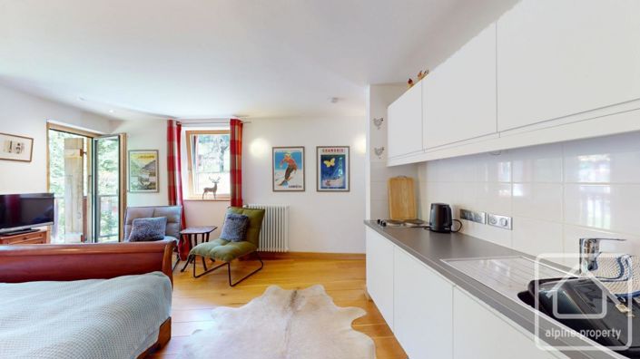 Image No.16-8 Bed Property for sale