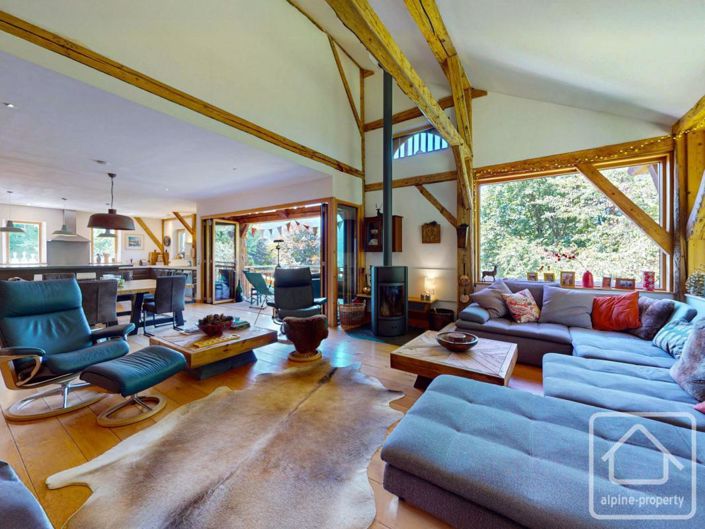 Image No.2-8 Bed Property for sale