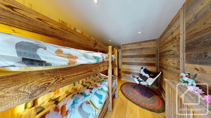 Image No.21-8 Bed Property for sale