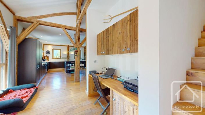 Image No.22-8 Bed Property for sale