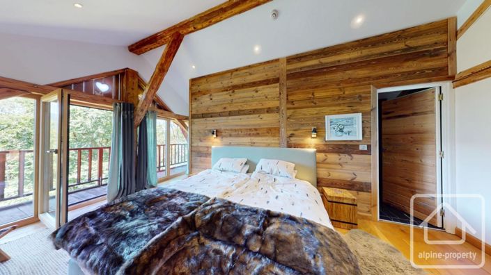 Image No.28-8 Bed Property for sale