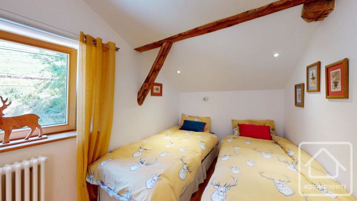 Image No.33-8 Bed Property for sale