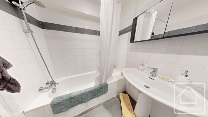 Image No.46-8 Bed Property for sale