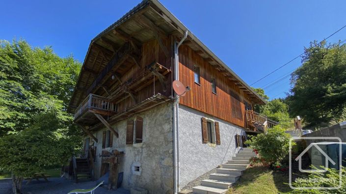 Image No.5-8 Bed Property for sale