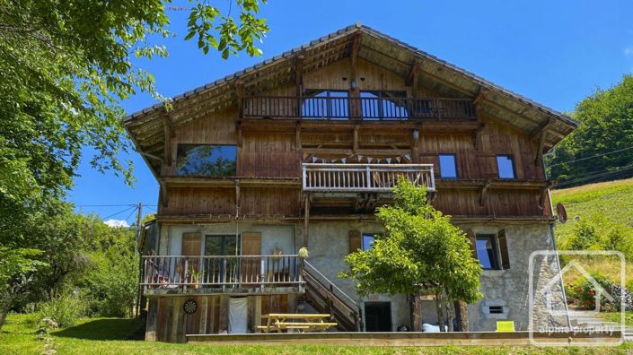 Image No.70-8 Bed Property for sale