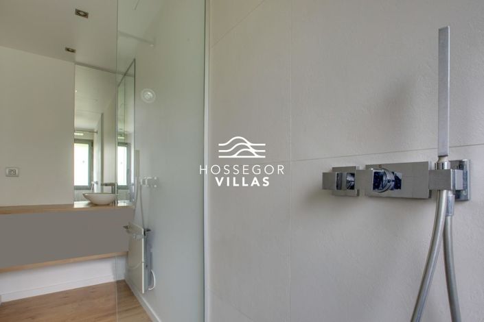 Image No.17-4 Bed House for sale