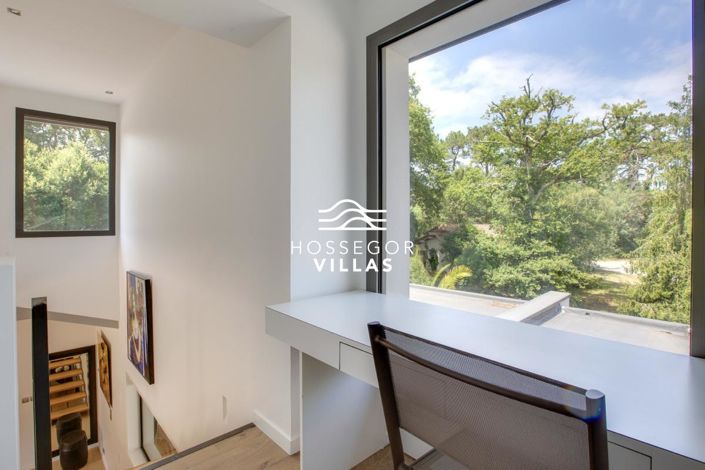 Image No.18-4 Bed House for sale