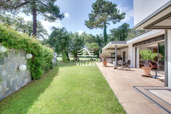 Image No.2-4 Bed House for sale