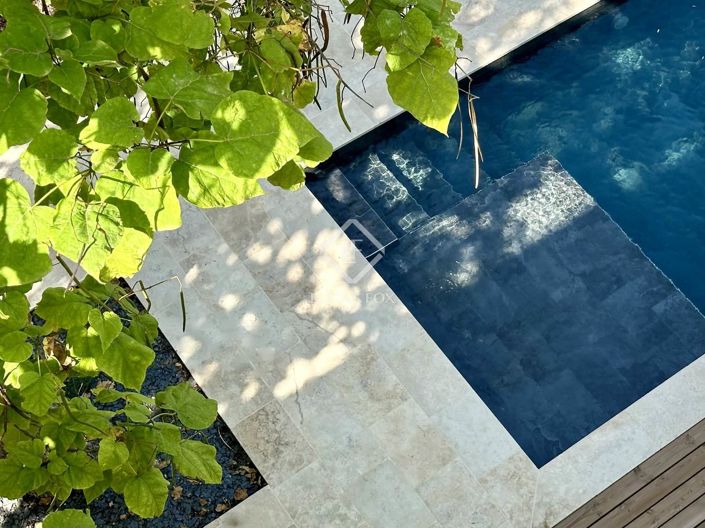 Image No.11-8 Bed House for sale