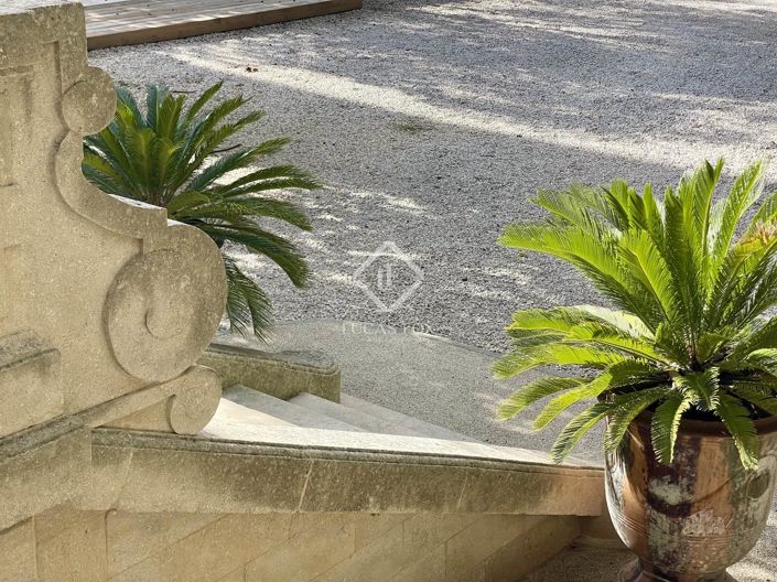 Image No.27-8 Bed House for sale