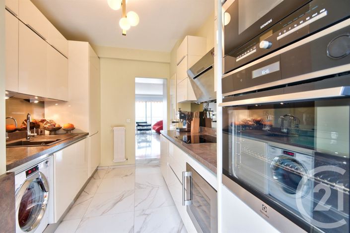 Image No.7-3 Bed Apartment for sale