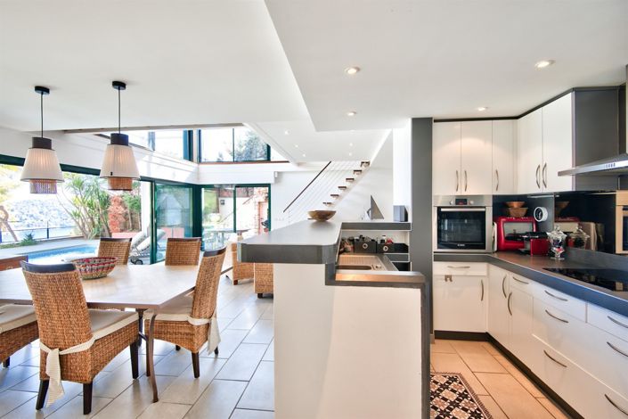 Image No.11-3 Bed House for sale