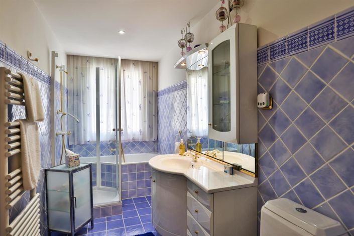 Image No.13-4 Bed House for sale