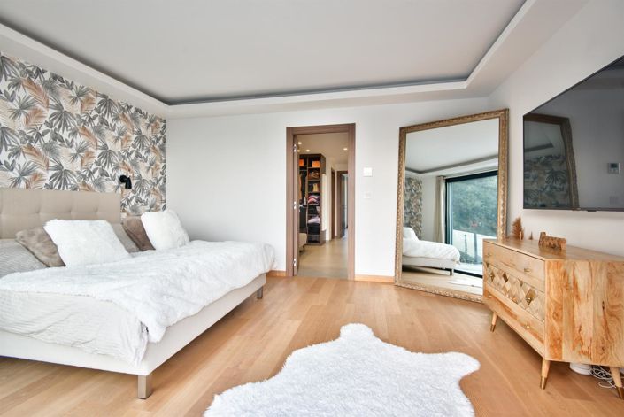 Image No.24-4 Bed House for sale