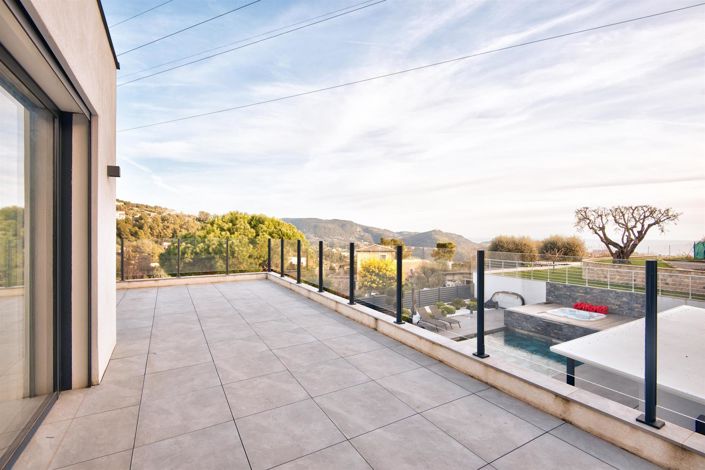 Image No.26-4 Bed House for sale