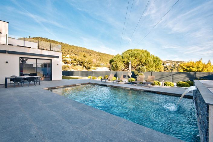 Image No.3-4 Bed House for sale