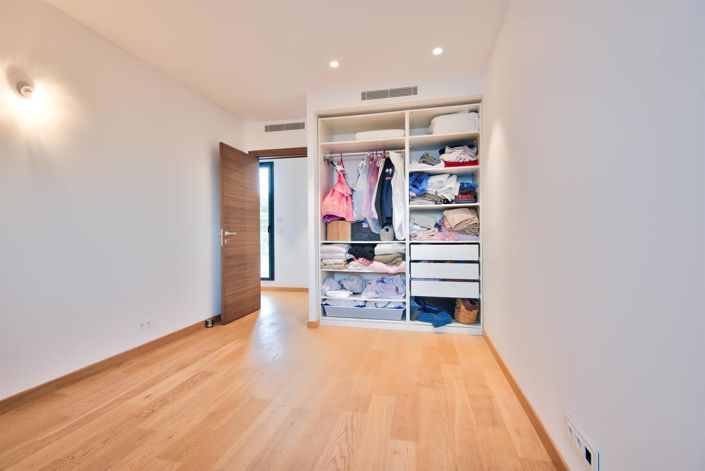 Image No.32-4 Bed House for sale